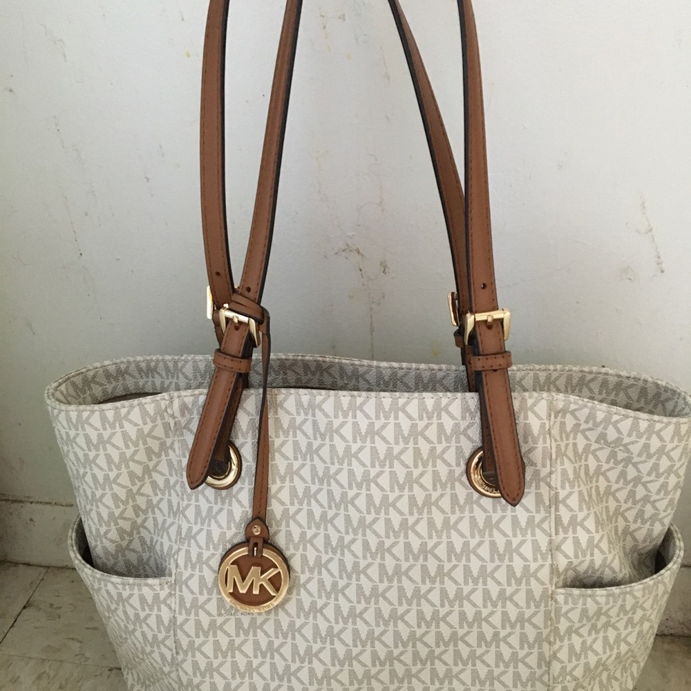 Michael Kors should bag